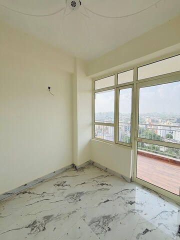 Room in 3.5 BHK Apartment at Ram Shanti Apartment, Sector 52 – for Rent