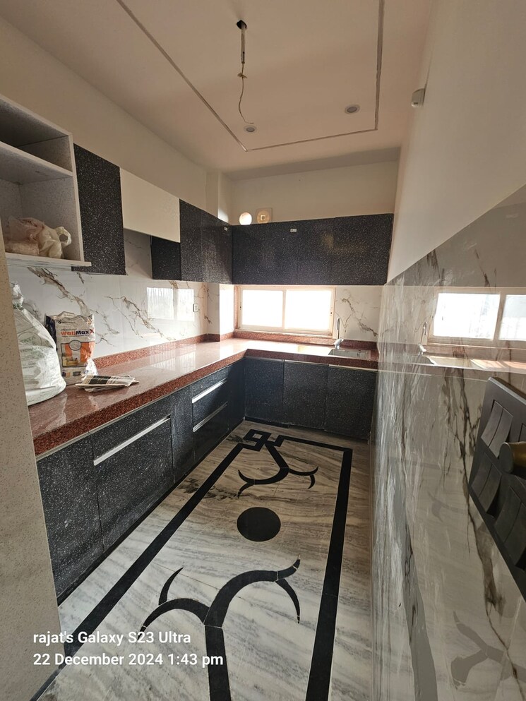 Kitchen, emaar-emerald-floors-premier 4 Bedroom 1975 Sq.Ft. Apartment In Sector 65 Gurgaon 9089641