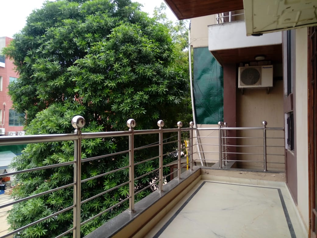 1 RkBuilder Floor For Rent in Sector 45