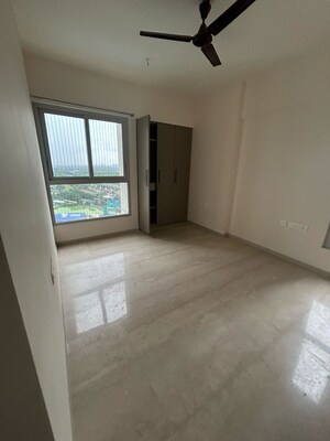 Room in 2 BHK Apartment at Piramal Vaikunth, Balkum Pada – for Sale