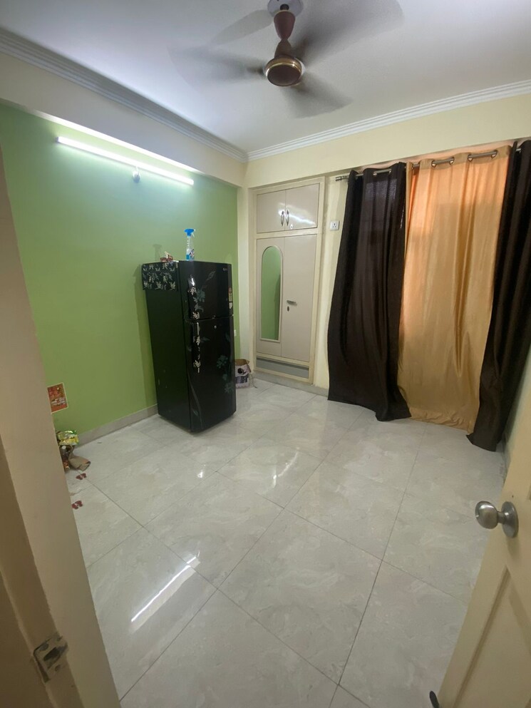 Room, gulmohur-garden 2 Bedroom 1000 Sq.Ft. Apartment In Raj Nagar Extension Ghaziabad 9089643