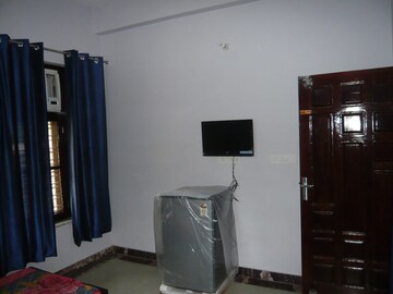 Living Room in 2 BHK Builder Floor at Sector 45 – for Rent