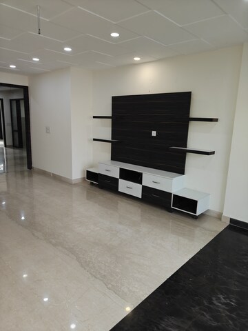 Room in 3 BHK Builder Floor at Rajouri Garden – for Rent