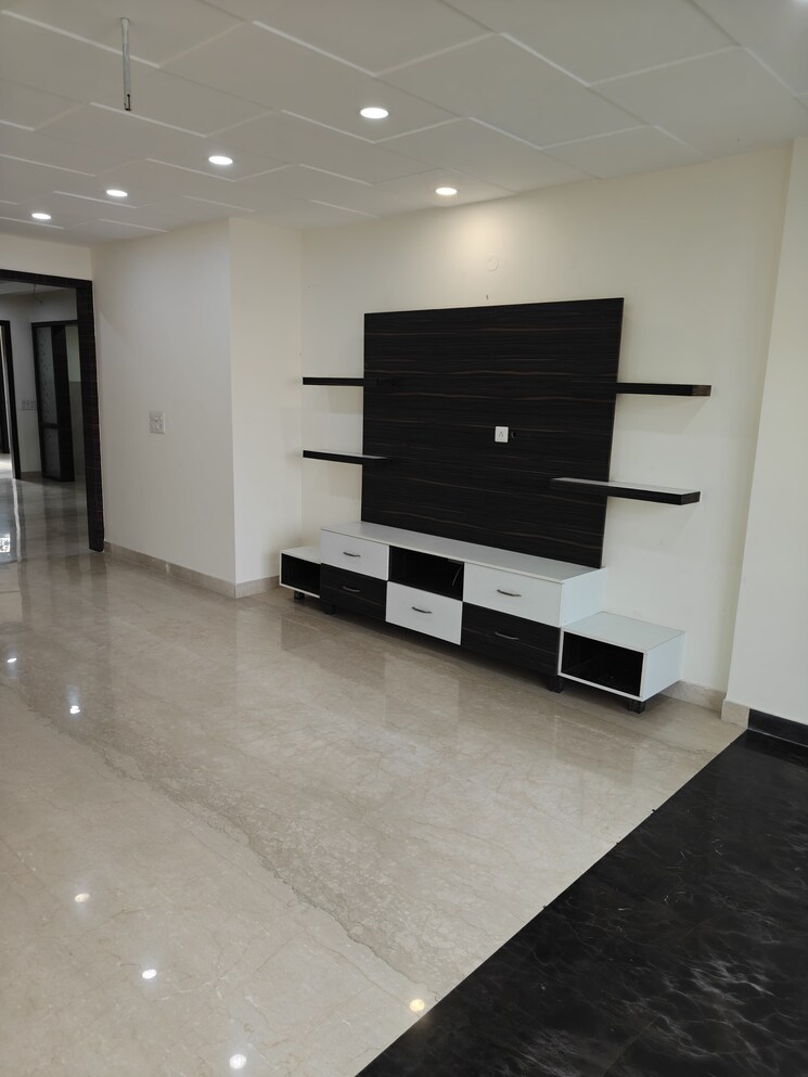 Room, rajouri garden 3 Bedroom 1900 Sq.Ft. Builder Floor In Rajouri Garden Delhi 9089702