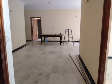 Room in 3 BHK Apartment at Mahindra Windchimes, Bannerghatta Road – for Rent