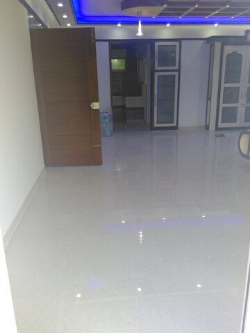 Room in 3 BHK Apartment at Mahindra Windchimes, Bannerghatta Road – for Rent