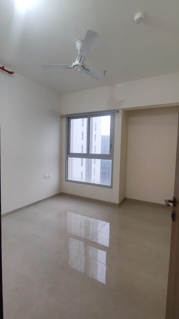 Room in 2 BHK Apartment at Piramal Vaikunth, Balkum Pada – for Sale