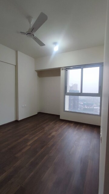 Room in 2 BHK Apartment at Piramal Vaikunth, Balkum Pada – for Sale