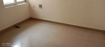 Room in 2.5 BHK Builder Floor at Orchid Island, Sector 51 – for Rent