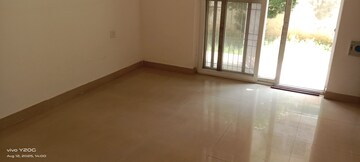 Room in 2.5 BHK Builder Floor at Orchid Island, Sector 51 – for Rent