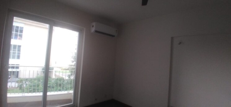 Room, bptp-discovery-park 3.5 Bedroom 2800 Sq.Ft. Apartment In Sector 80 Faridabad 9089765