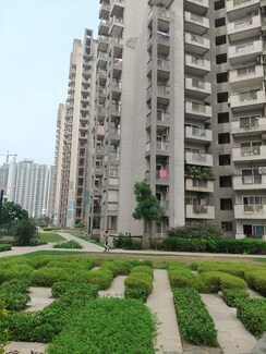 3 BHK Apartment For Sale in Shri Radha Sky Gardens