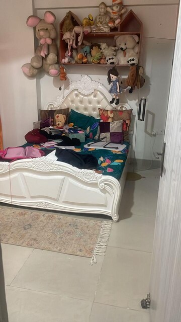 Bedroom in 3.5 BHK Apartment at Gaur City 5th Avenue, Sector 4 Greater Noida – for Rent