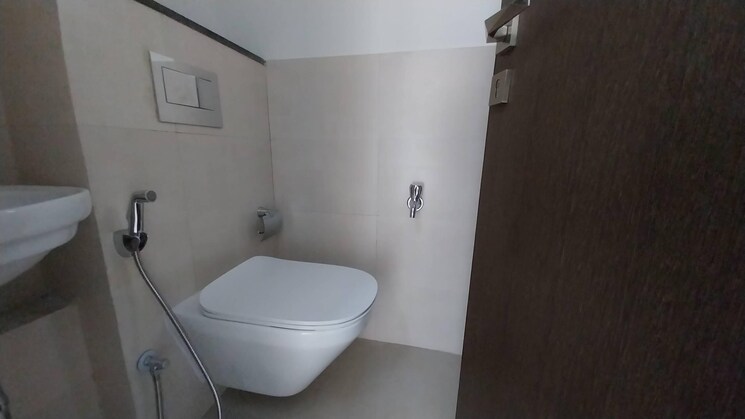 Bathroom, piramal-aranya 5 Bedroom 1908 Sq.Ft. Apartment In Byculla Mumbai 9089751