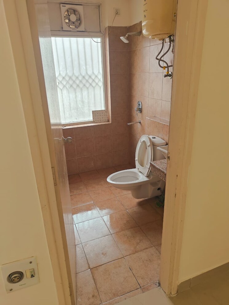 Bathroom, orchid-island 4 Bedroom 1900 Sq.Ft. Builder Floor In Sector 51 Gurgaon 9089776