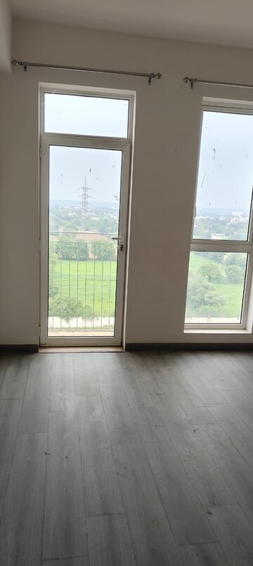 Room in 3 BHK Apartment at Ireo The Corridors, Sector 67a – for Rent