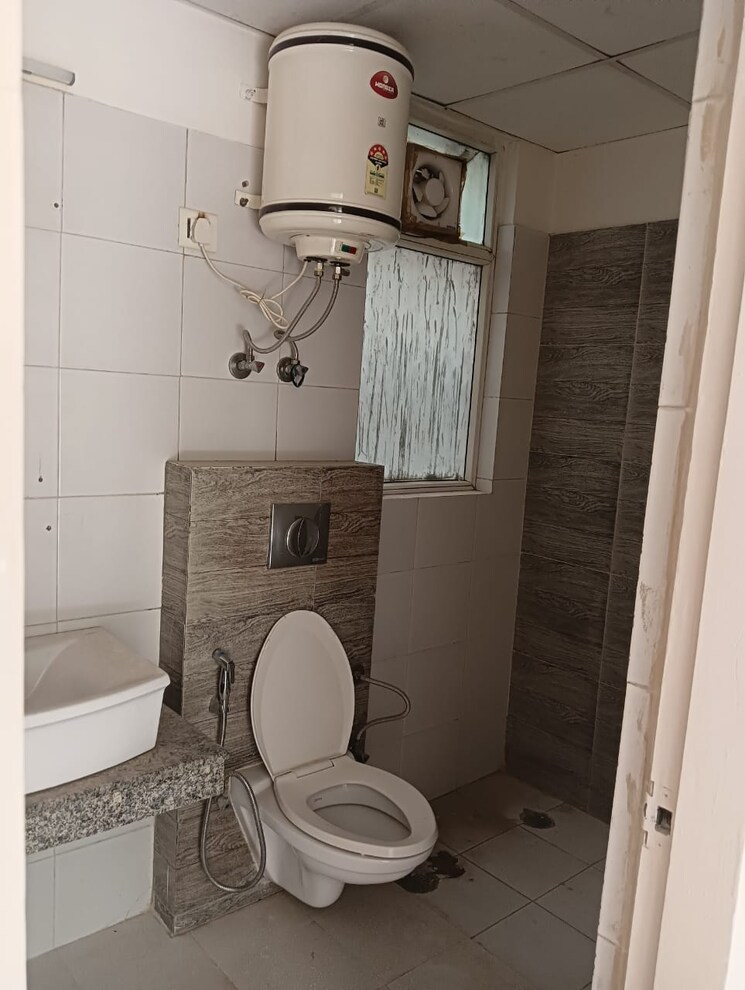 Bathroom, m2k-the-white-house 3 Bedroom 1600 Sq.Ft. Builder Floor In Sector 57 Gurgaon 9089850