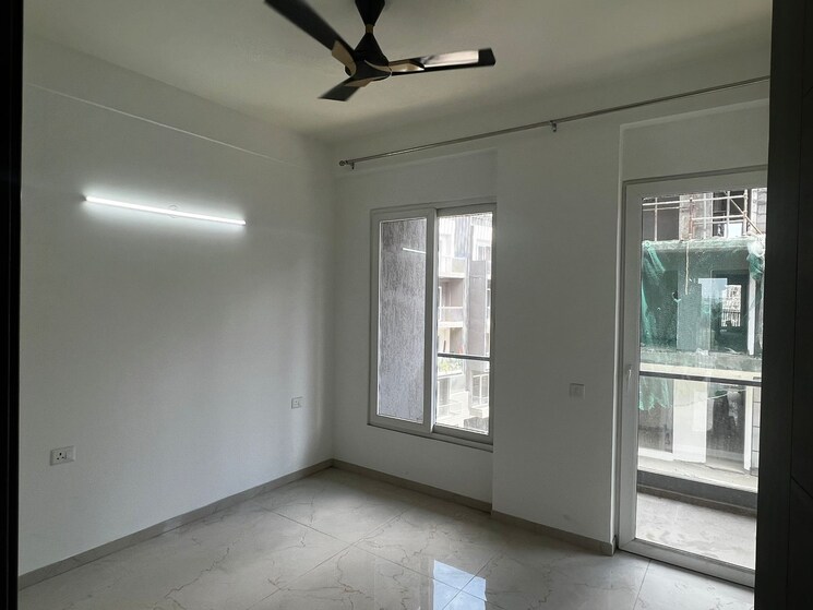 Room, smart-world-orchard 3 Bedroom 1680 Sq.Ft. Builder Floor In Sector 61 Gurgaon 9089858