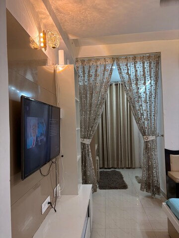 Room in 3 BHK Apartment at Pir Machalla – for Sale