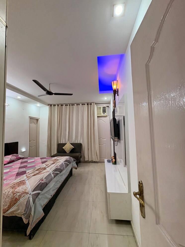 Master Bedroom, pir machalla 3 Bedroom 1850 Sq.Ft. Apartment In Pir Machalla Zirakpur 9089859