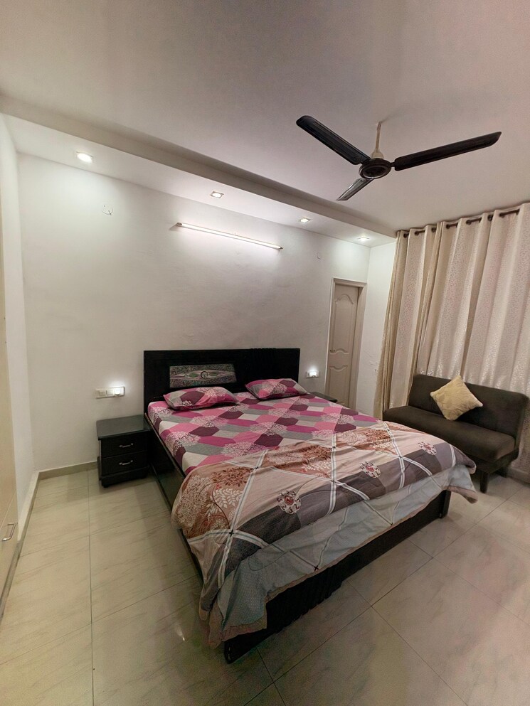 Bedroom, pir machalla 3 Bedroom 1850 Sq.Ft. Apartment In Pir Machalla Zirakpur 9089859