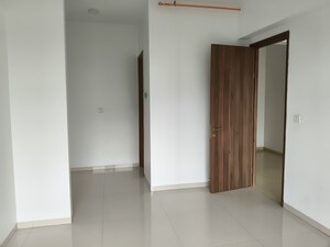 Room in 4 BHK Apartment at Kalpataru Immensa H, Kolshet Road – for Sale