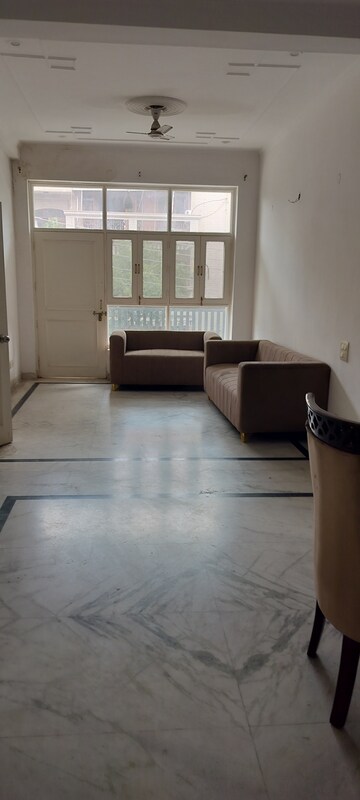 Living Room in 3 BHK Independent House at Sector 48 – for Rent