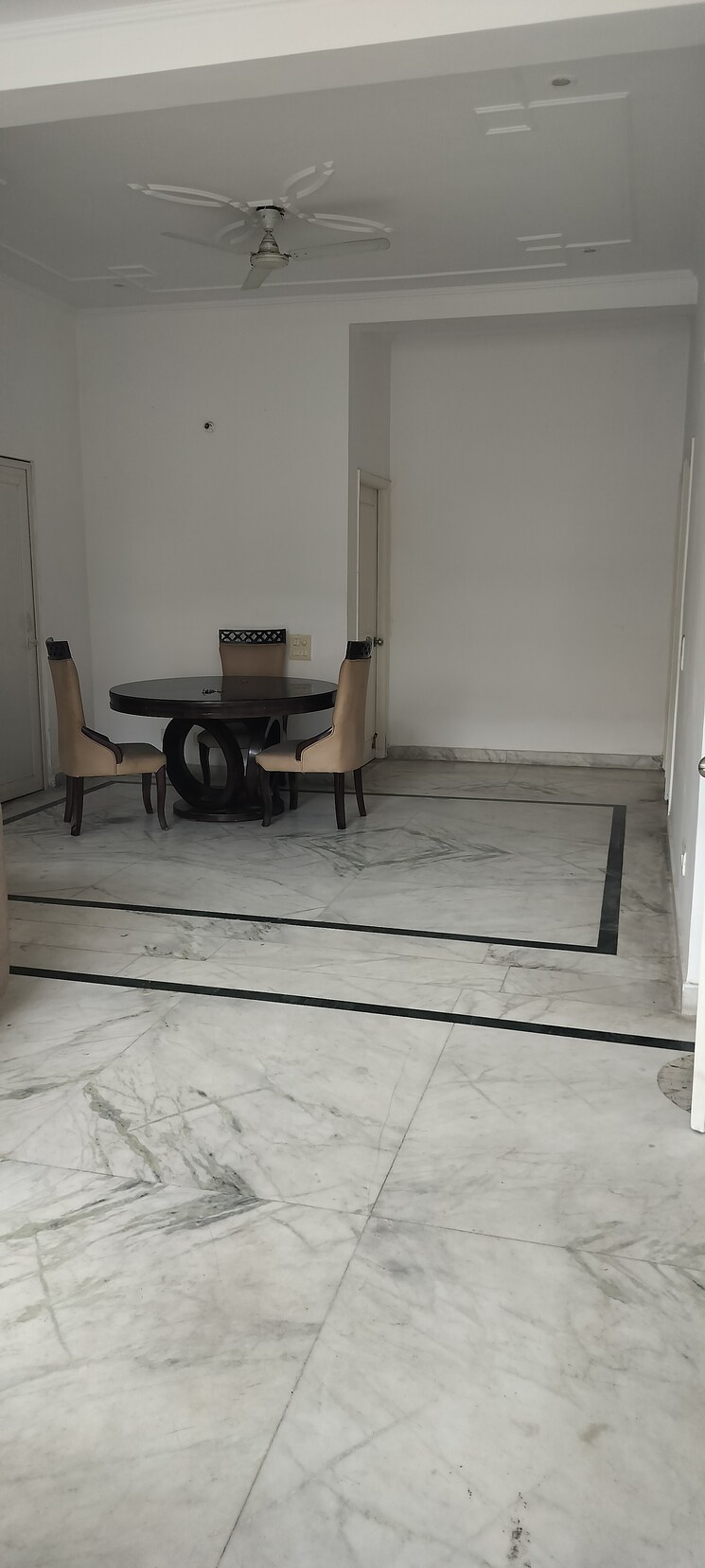 Living Room, sector 48 3 Bedroom 200 Sq.Mt. Independent House In Sector 48 Noida 9089903