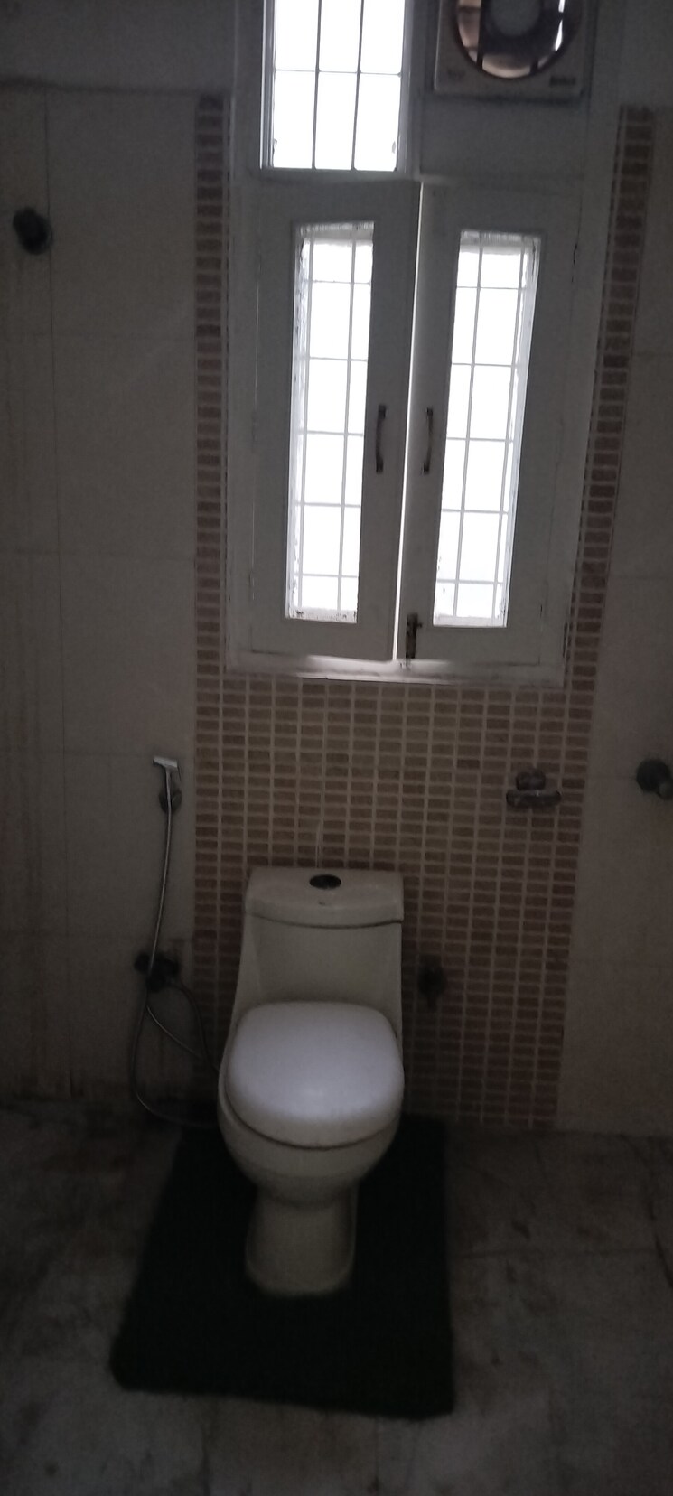 Bathroom, sector 48 3 Bedroom 200 Sq.Mt. Independent House In Sector 48 Noida 9089903