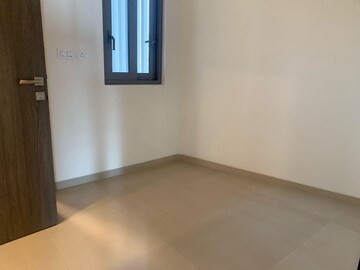 Room in 5 BHK Apartment at Piramal Mahalaxmi, Mahalaxmi – for Sale