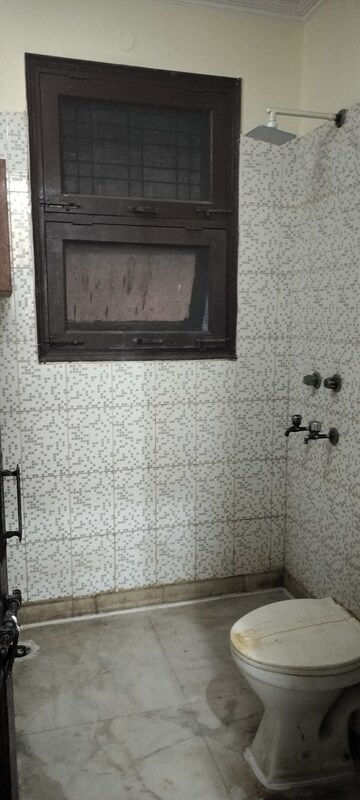 Furnished Amenities in 2 BHK Independent House at RWA Apartments Sector 47, Sector 47 – for Rent