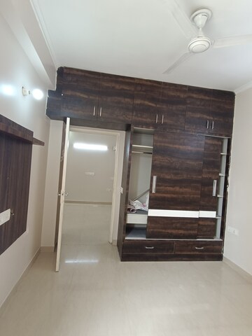 Furnished Amenities in 2 BHK Apartment at Shree Vardhman Mantra, Sector 67 – for Rent