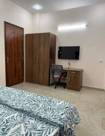 Bedroom in 1 BHK Builder Floor at Super Mart 1, Sector 27 – for Rent