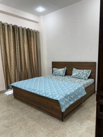 Bedroom in 1 BHK Builder Floor at Super Mart 1, Sector 27 – for Rent