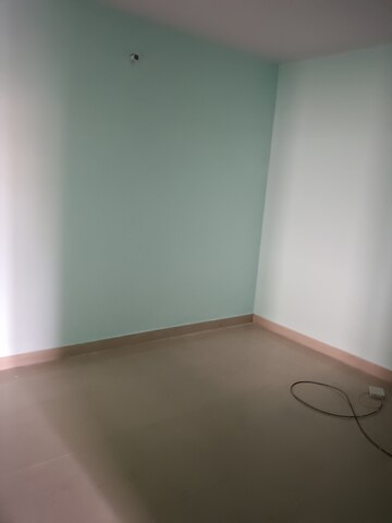 Room in 2 BHK Apartment at Janta Apartment, Dilshad Garden – for Rent