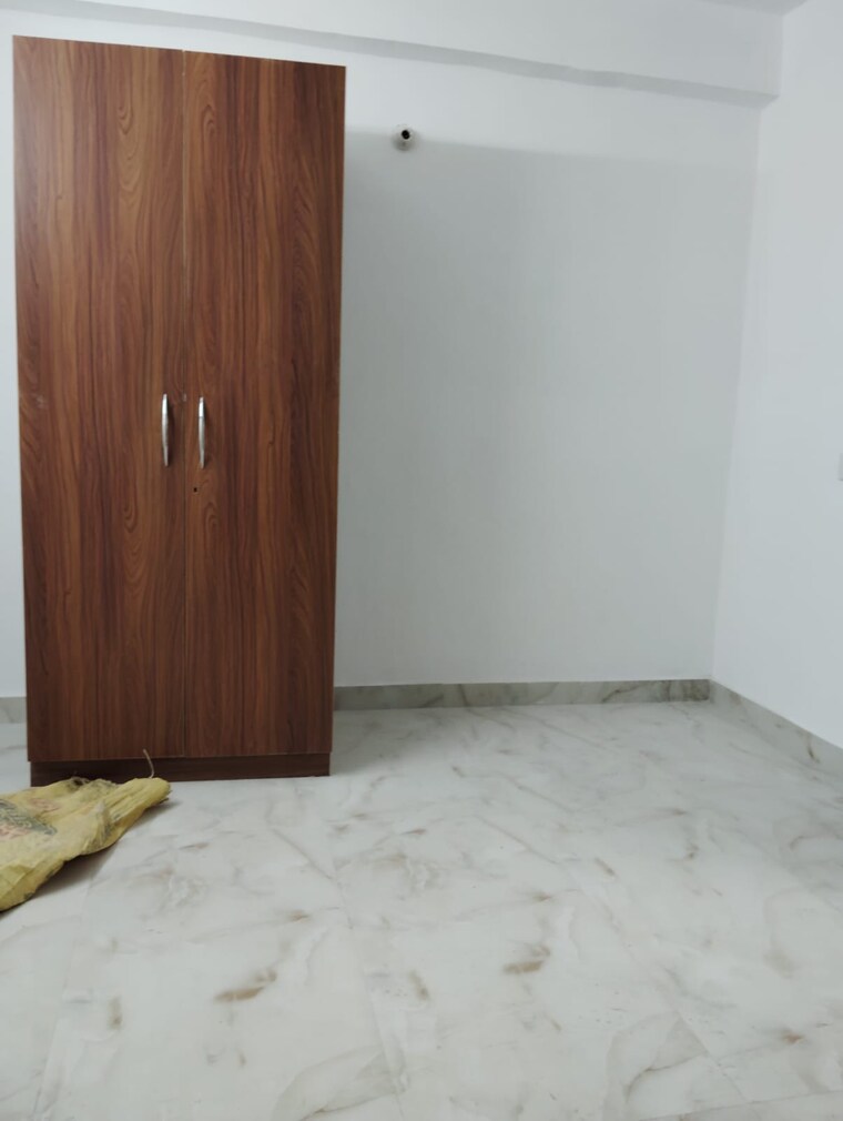 Room, freedom fighters enclave 1 RK 350 Sq.Ft. Builder Floor In Freedom Fighters Enclave Delhi 9089938