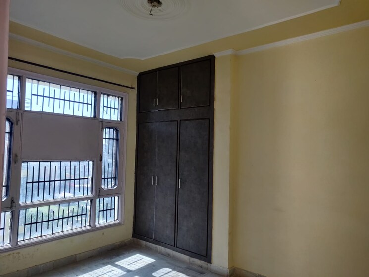 Room, sector 20 3 Bedroom 1750 Sq.Ft. Apartment In Sector 20 Panchkula 9089931