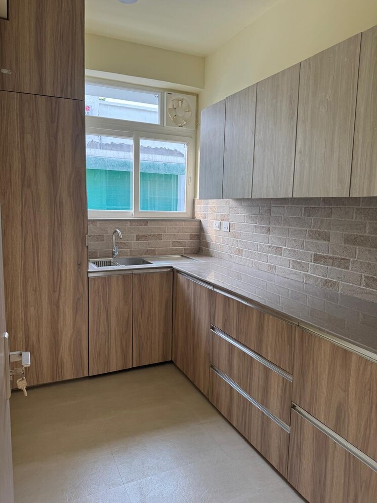 Kitchen, suncity-heights 3 Bedroom 2001 Sq.Ft. Builder Floor In Sector 54 Gurgaon 9089944