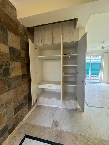 Bathroom in 3 BHK Builder Floor at Suncity Heights, Sector 54 – for Rent