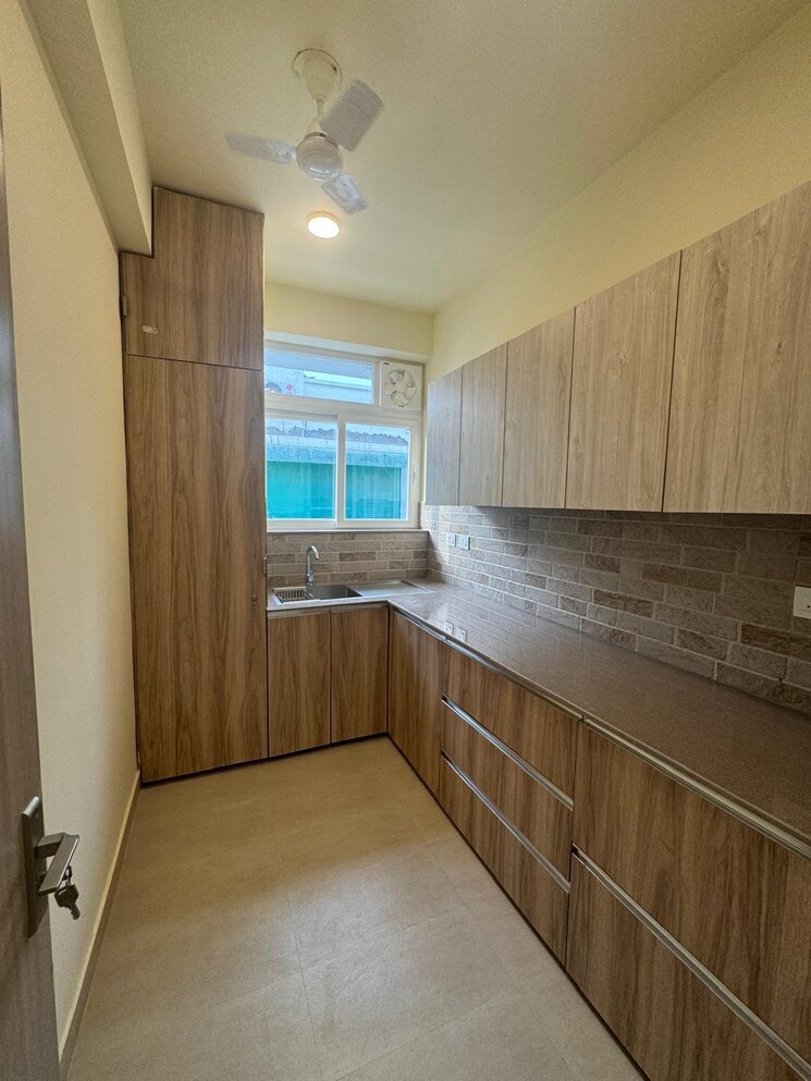 Kitchen, suncity-heights 3 Bedroom 2001 Sq.Ft. Builder Floor In Sector 54 Gurgaon 9089944