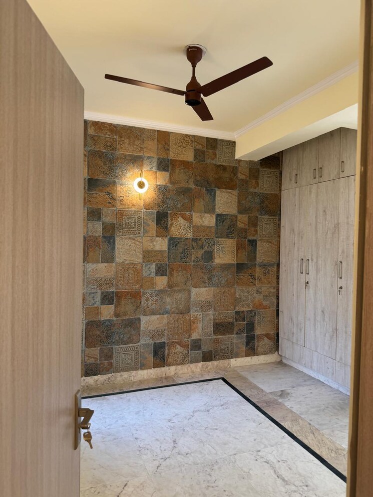 Room, suncity-heights 3 Bedroom 2001 Sq.Ft. Builder Floor In Sector 54 Gurgaon 9089944