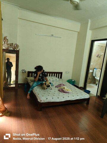 Bedroom in 2.5 BHK Apartment at Aims Golf City, Sector 75 – for Rent