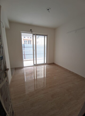 Room in 2 BHK Apartment at KLJ Platinum Heights, Sector 77 – for Sale