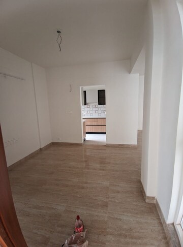 Room in 2 BHK Apartment at KLJ Platinum Heights, Sector 77 – for Sale