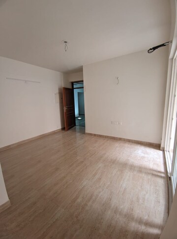 Room in 2 BHK Apartment at KLJ Platinum Heights, Sector 77 – for Sale