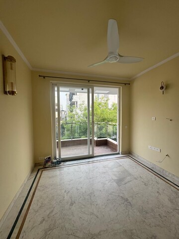 Room in 2.5 BHK Builder Floor at Orchid Island, Sector 51 – for Rent