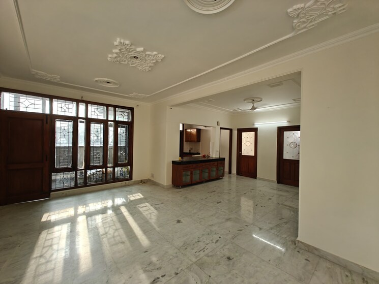 Room, sector 20 3 Bedroom 1943 Sq.Ft. Apartment In Sector 20 Panchkula 9089960