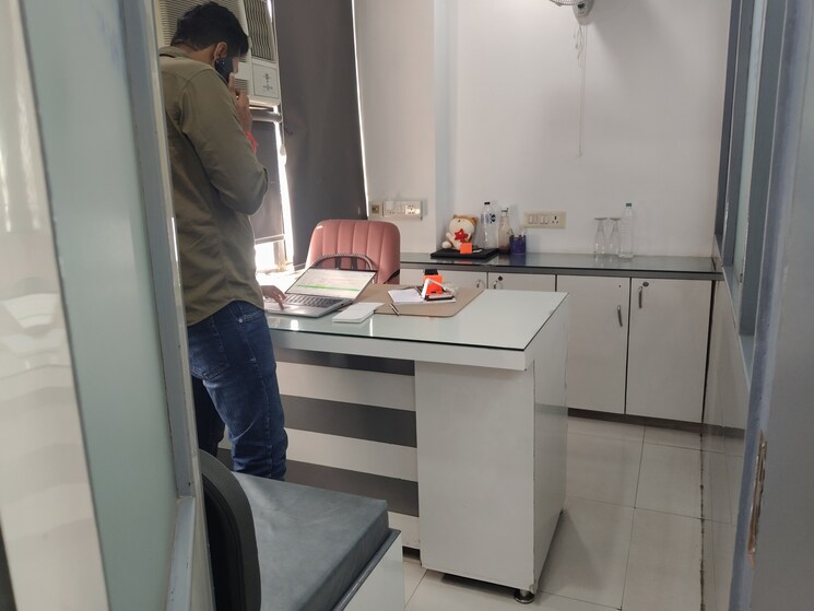 Team Area, netaji subhash place Commercial Office Space 538 Sq.Ft. In Netaji Subhash Place Delhi 9089980