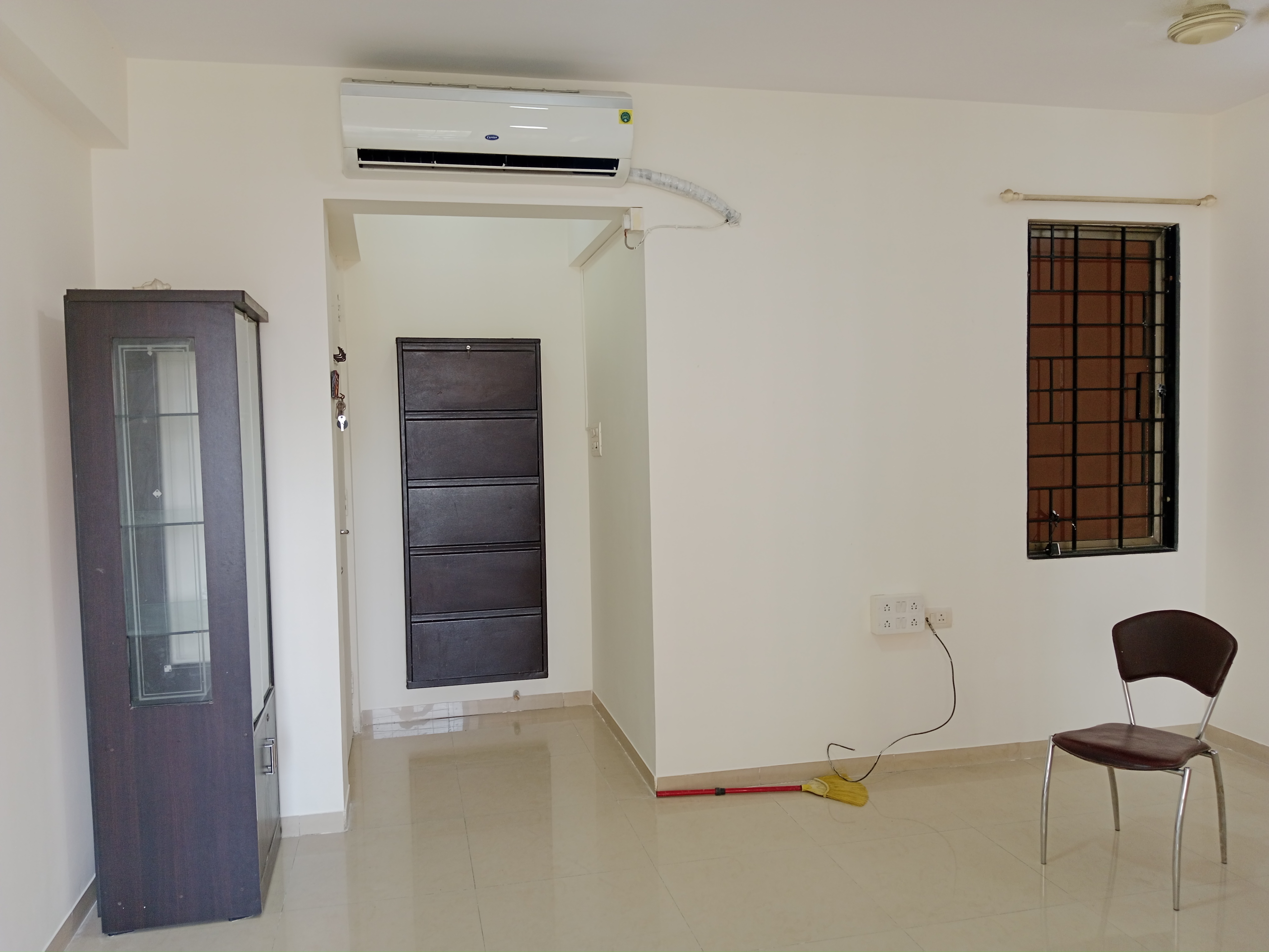 2.5 BHK + Extra Room Apartment For Rent in Neelkanth Palms