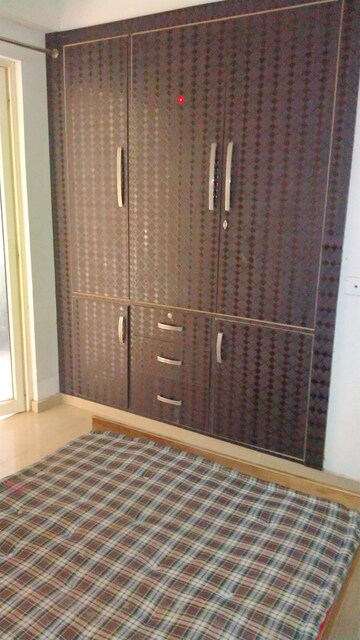 Room in 2 BHK Apartment at ROF Aalayas, Sector 102 – for Rent